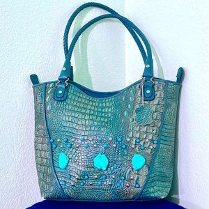 NWOT Madi Claire turquoise snakeskin zippered tote